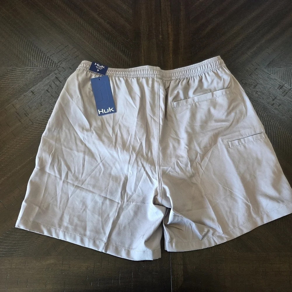Huk Pursuit Volley Performance Fishing Shorts - Size Medium  5.5